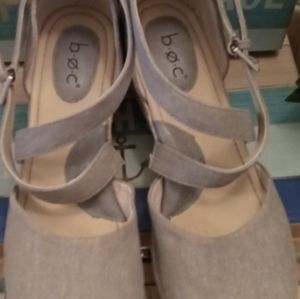 Close toed strap wedge sandals